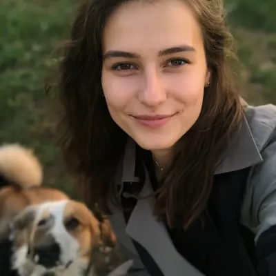 Стефания, 25
